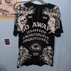 Size large black and white